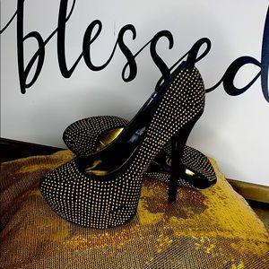 $30 Posh black gold ball heels size 10
